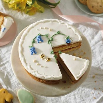 Spring Bluebells Cake V1